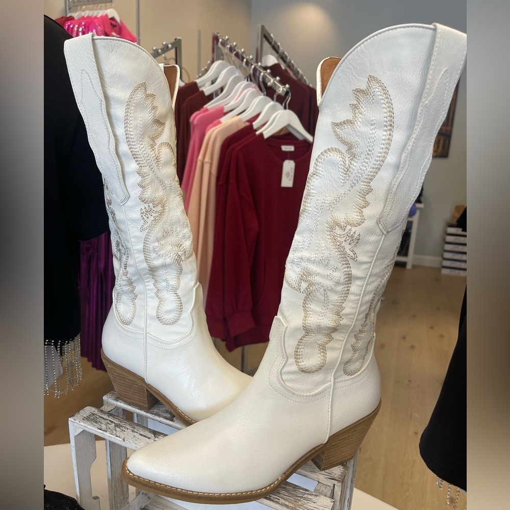 Cowgirl Boots! - Picture 3 of 3